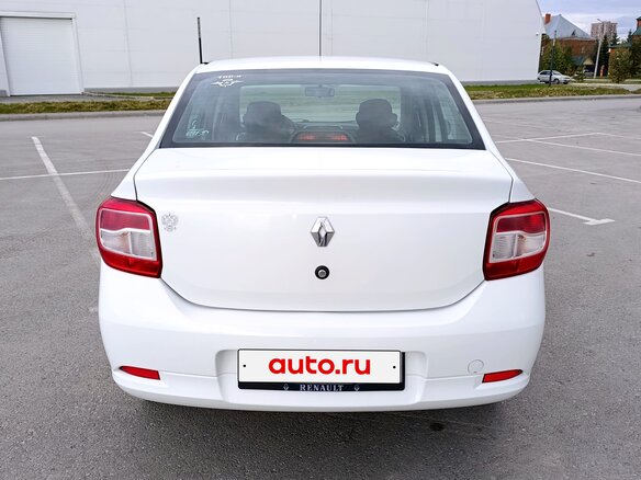 2014 Renault Logan II, белый, 730000 рублей - вид 3