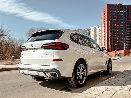 2025 BMW X5 40i IV (G05/G18) Рестайлинг, белый, 11940000 рублей, вид 5
