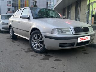 2004 Skoda Octavia I (A4) Рестайлинг, серебристый, 400000 рублей, вид 1