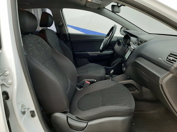 2017 Kia Rio III Рестайлинг, белый, 970000 рублей - вид 10
