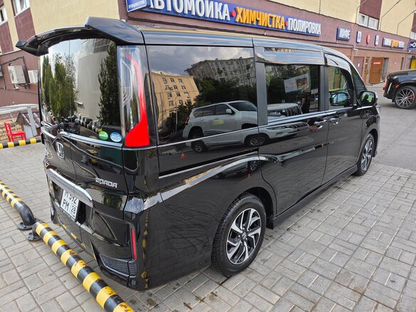 2021 Honda Stepwgn Spada V Рестайлинг, чёрный, 2570000 рублей - вид 2