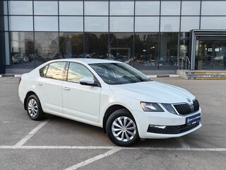 2020 Skoda Octavia III (A7) Рестайлинг, белый, 1825000 рублей, вид 1