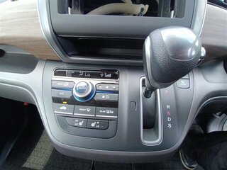 2021 Honda Freed II Рестайлинг, белый, 1600000 рублей, вид 5