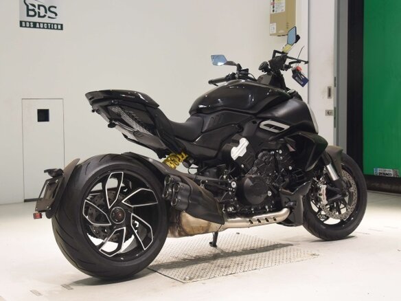 2025 Ducati Diavel V4, чёрный, 1950000 рублей - вид 4