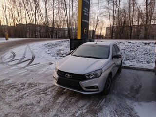 2017 Lada (ВАЗ) Vesta I, серебристый, 800000 рублей, вид 2