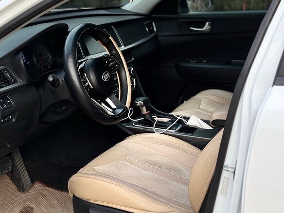 2019 Kia Optima IV Рестайлинг, белый, 1450000 рублей - вид 5