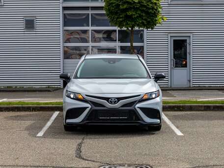 2022 Toyota Camry US Market VIII (XV70) Рестайлинг, белый, 2895000 рублей, вид 2