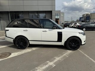 2018 Land Rover Range Rover IV Рестайлинг, белый, 7900000 рублей, вид 4