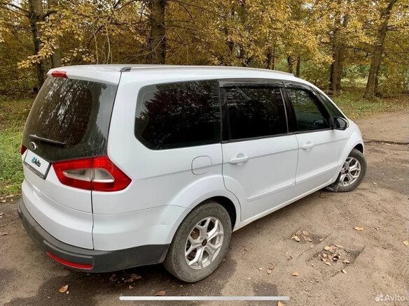 2011 Ford Galaxy II Рестайлинг, белый, 1000000 рублей - вид 5