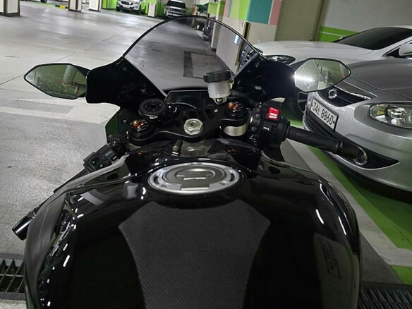 2024 Yamaha YZF-R1, чёрный, 1990000 рублей - вид 5