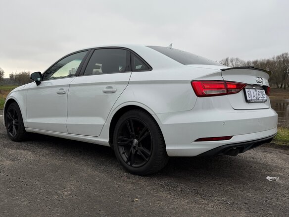 2016 Audi A3 III (8V) Рестайлинг, белый, 1300000 рублей - вид 3