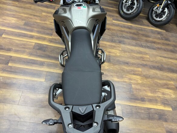 2023 Triumph Tiger 900, серебристый, 1770000 рублей - вид 6