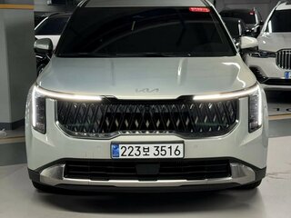 2025 Kia Carnival IV Рестайлинг, серебристый, 6900000 рублей, вид 2