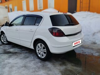 2010 Opel Astra H Рестайлинг, белый, 600000 рублей, вид 3