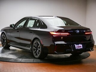 2026 BMW 7 серии 750e xDrive VII (G70), чёрный, 17327004 рублей, вид 3