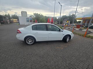 2008 Renault Megane II Рестайлинг, белый, 545000 рублей, вид 2