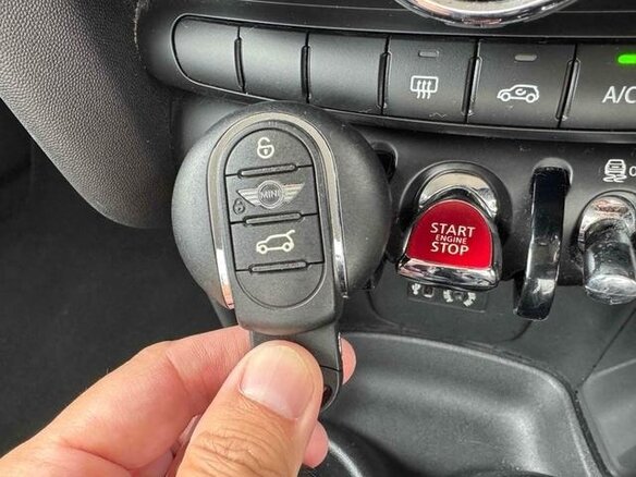 2014 Mini Hatch One III (F55/F56), серый - вид 9
