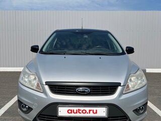 2010 Ford Focus II Рестайлинг, серебристый, 850000 рублей, вид 2