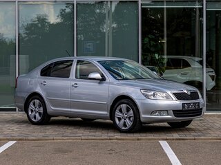 2011 Skoda Octavia DSG7 II (A5) Рестайлинг, серебристый, 895000 рублей, вид 3