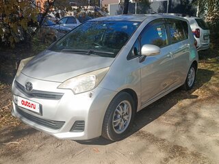 2012 Toyota Ractis II, серебристый, 1100000 рублей, вид 1