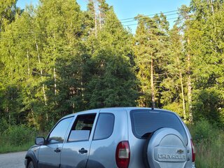 2005 Chevrolet Niva I, серебристый, 210000 рублей, вид 5