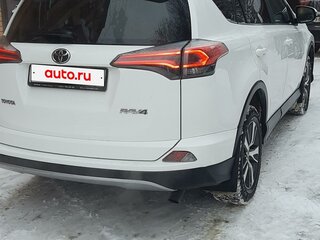 2017 Toyota RAV4 IV (XA40) Рестайлинг, белый, 2550000 рублей, вид 3