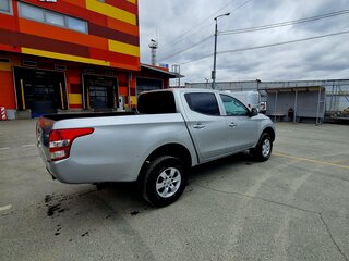2017 Mitsubishi L200 V, серебристый, 1777777 рублей, вид 3