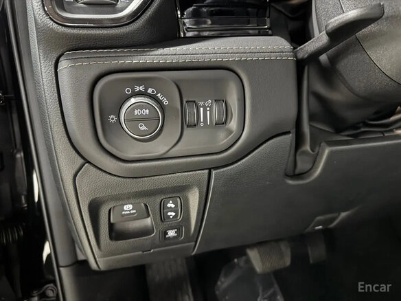 2026 Ram 1500 Quad Cab V Рестайлинг, чёрный, 11990000 рублей - вид 9