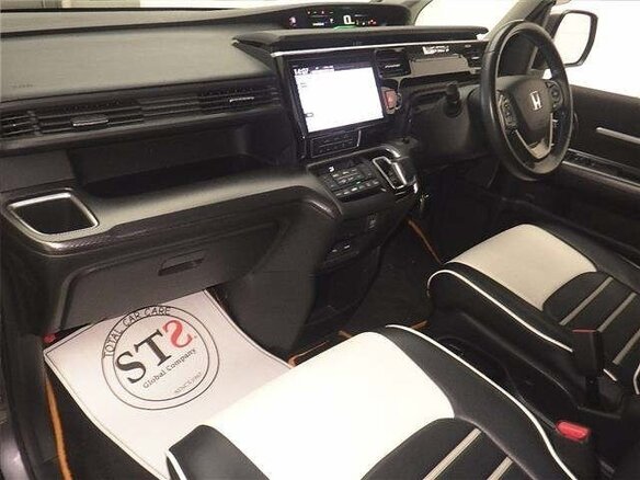 2022 Honda Stepwgn V Рестайлинг, серый, 2000000 рублей - вид 5