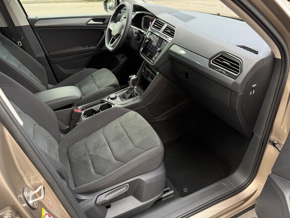 2021 Volkswagen Tiguan II Рестайлинг, коричневый, 2990000 рублей - вид 28