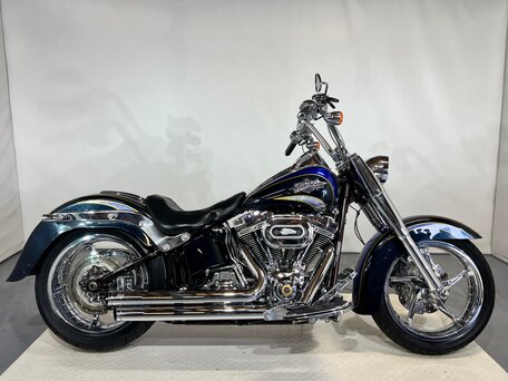 2011 Harley-Davidson Softail Custom, синий, 980000 рублей, вид 1