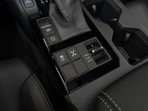 2025 Toyota Land Cruiser Prado 250 Series, белый, 9990000 рублей - вид 24