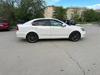 2012 Skoda Octavia II (A5) Рестайлинг, белый, 800000 рублей, вид 5