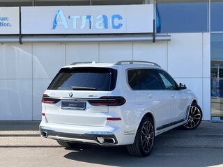 2025 BMW X7 40i I (G07) Рестайлинг, белый, 15790000 рублей, вид 5