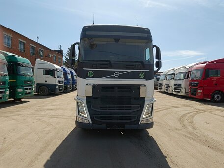 2020 Volvo FH, белый, 10000000 рублей, вид 2
