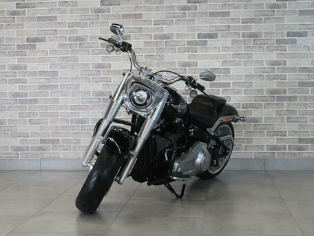 2020 Harley-Davidson Fat Boy, чёрный, 1965000 рублей, вид 2