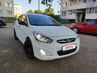 2014 Hyundai Solaris I, белый, 900000 рублей, вид 1