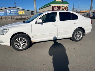 2011 Skoda Octavia II (A5) Рестайлинг, белый, 560000 рублей, вид 2