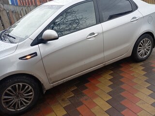 2015 Kia Rio III Рестайлинг, серебристый, 835000 рублей, вид 2