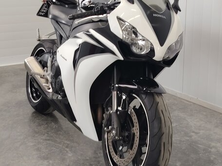 2010 Honda CBR 1000 RR/RA Fireblade, чёрный, 629000 рублей, вид 3