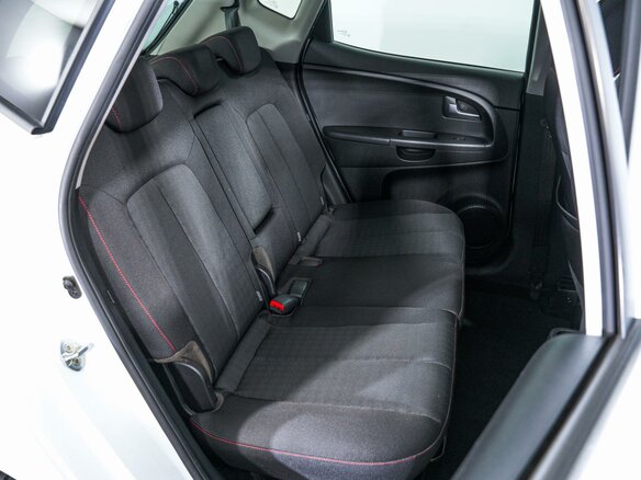 2014 Kia Venga I Рестайлинг, белый, 1220000 рублей - вид 6