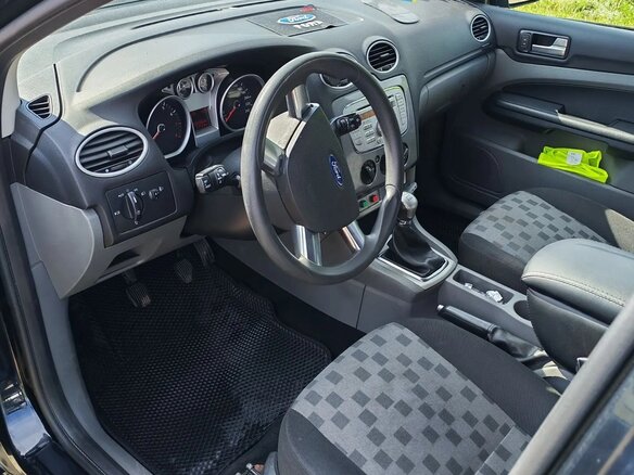 2009 Ford Focus II Рестайлинг, чёрный, 690000 рублей - вид 6