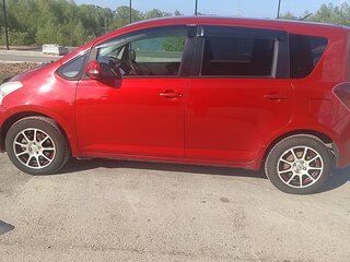 2009 Toyota Ractis I, красный, 620000 рублей, вид 3