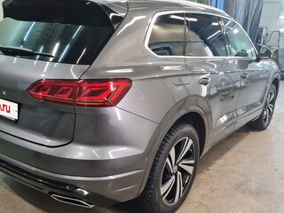 2019 Volkswagen Touareg III, серый, 7500000 рублей, вид 4