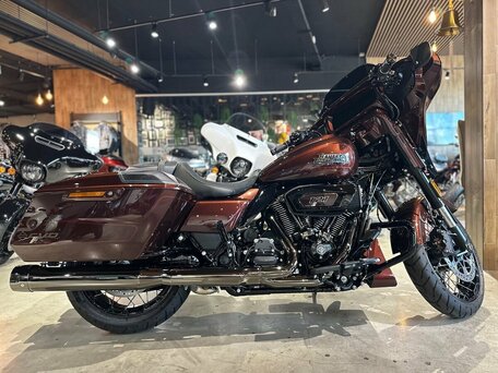 2024 Harley-Davidson CVO Street Glide, пурпурный, 5550000 рублей, вид 4