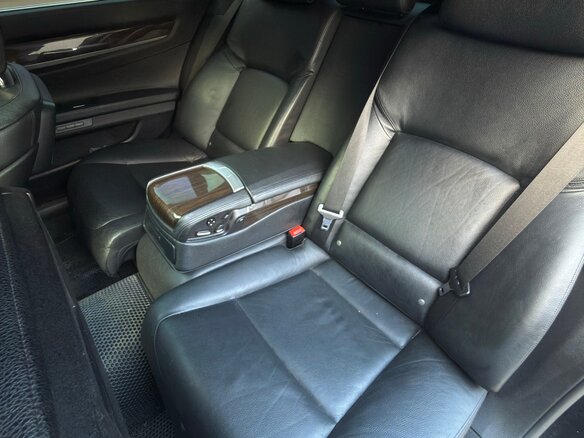2011 BMW 7 серии 750i xDrive V (F01/F02/F04), чёрный - вид 11