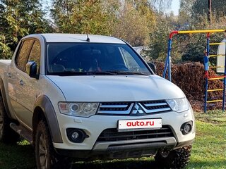 2014 Mitsubishi L200 IV Рестайлинг, белый, 3200000 рублей, вид 2