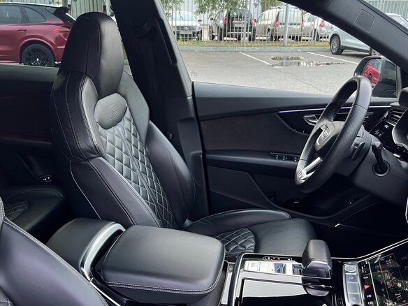 2019 Audi Q8 55 TFSI I (4M), серый, 6100000 рублей - вид 15