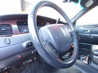 2007 Lincoln Town Car III Рестайлинг, белый, 1090000 рублей, вид 4