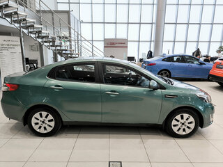 2013 Kia Rio 5-speed III, синий, 550000 рублей, вид 4